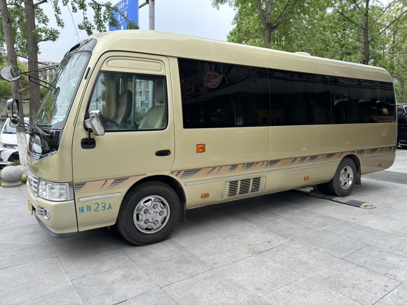 成都武侯区考斯特租车指南：门店、上门接送和场景全覆盖